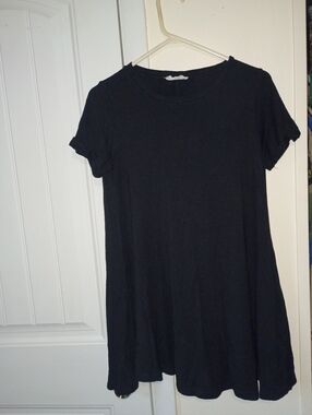 Forever 21 Black Short Sleeve Women's Tunic Tee